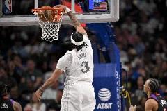 濃眉半場(chǎng)強(qiáng)勢(shì)輸出，13次出手12分5板1斷2帽