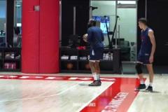 期待開門紅！今日訓(xùn)練結(jié)束后 哈登和博格丹留下來加練底角三分