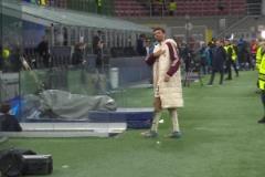 穆勒完成拜仁歐冠最后一戰(zhàn)，賽后向球迷致意告別