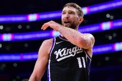 籃板王三連莊！小薩本賽季場(chǎng)均19.1分13.9板6助 命中率高達(dá)59%