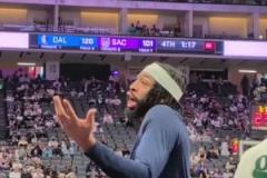 殺人誅心濃眉與國(guó)王球迷飆垃圾話：你趕緊走吧，不然要堵車咯