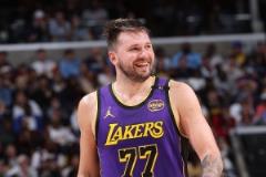 DFS：東契奇狀態(tài)全開，所有防守者皆成圓錐桶