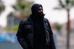 挑戰(zhàn)魔鬼高原！快船眾將前往丹佛：哈登羽絨服 小卡夾克+連帽衫