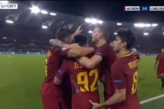 逆天摳屁股佩羅蒂用手指摳沙拉維的屁股，沙拉維還不吭聲