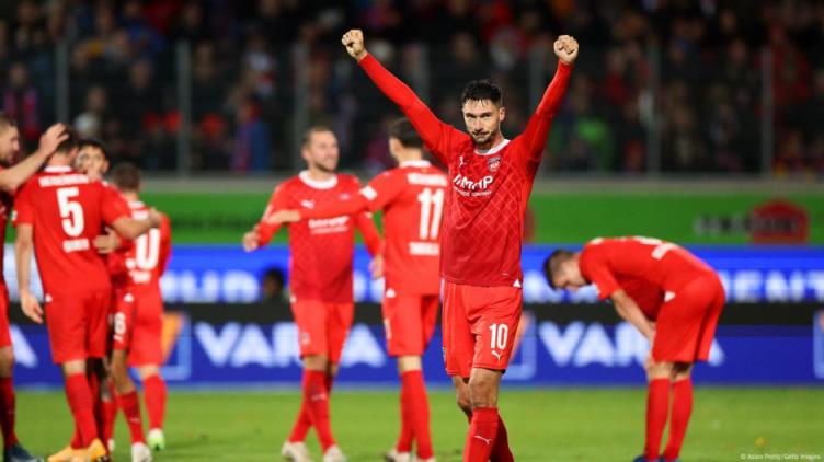 【德甲】海登海姆VS拜仁：保級(jí)危機(jī)對(duì)決強(qiáng)隊(duì)客場(chǎng)挑戰(zhàn)