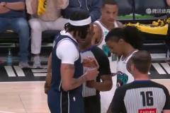 冷靜冷靜！濃眉和莫蘭特情緒起來了，激動(dòng)對(duì)噴！