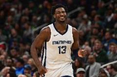 小賈倫-杰克遜高效輸出18中10砍24分7板4助三分5中4