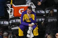 東契奇被交易后怒斥：這是不是愚人節(jié)節(jié)目？我說了三次！