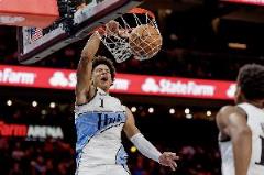 杰倫-約翰遜肩傷出戰(zhàn)36場，場均18.9分10板5助1.6斷1帽展現(xiàn)巨星潛質(zhì)