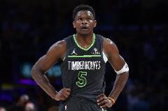 華子問號(hào)臉！里德：愛德華茲的領(lǐng)導(dǎo)力讓人覺得他已30歲