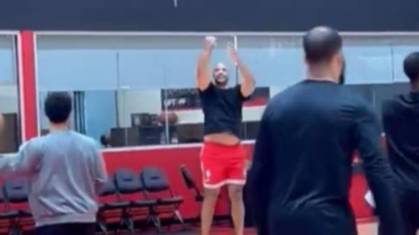 主教練親自上陣！火箭訓(xùn)練：烏度卡熱身生涯三分命中率35.6%