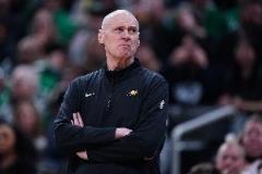 卡萊爾：球隊(duì)需全面復(fù)盤(pán)細(xì)節(jié)，持續(xù)施壓對(duì)手防線(xiàn)