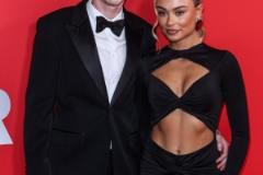 帕爾默女友康妮·格蕾絲發(fā)新帖迷倒粉絲：完美女孩的驚艷時刻