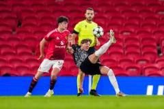 曼聯(lián)新星弗雷德里克森今夜對(duì)陣?yán)顷?duì)將首發(fā)亮相