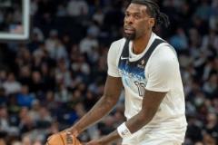 里德三分9中6高效砍下23分5板2助2帽