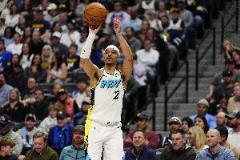 內(nèi)姆哈德半場(chǎng)8投7中貢獻(xiàn)15分3板2助2斷成關(guān)鍵先生