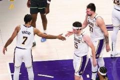 湖人5場(chǎng)度假引熱議 哈里森操作引爭(zhēng)議 老詹父子換約基奇引討論