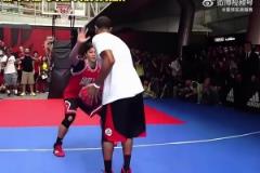 遙想當(dāng)年，羅斯是這樣和球迷solo的