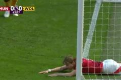 霍伊倫后點(diǎn)面對空門鏟射沒夠上，徐陽破防：哎呀！霍伊倫??！