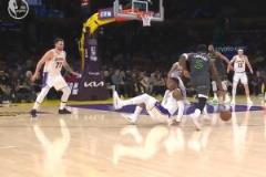 愛德華茲變向干擾八村晃后殺內(nèi)線造殺傷湖人成功