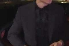 真帥啊！迪巴拉穿西服戴墨鏡亮相時裝周，引得女粉瘋狂尖叫