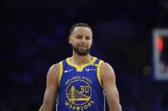 庫里：火箭隊(duì)有眾多能跑善跳的防守者，但保持清醒頭腦就能抓住機(jī)會