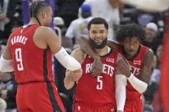 火記：首發(fā)后場(chǎng)手感回升 但火箭客場(chǎng)難贏裁判遇2-4敗局