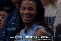 ?。炕倚苈浜?4分全隊(duì)悶悶不樂，場(chǎng)下莫蘭特竟然大笑了起來