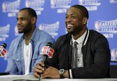 韋德：抱團(tuán)風(fēng)氣并非我的責(zé)任，我們?cè)鴵碛斜姸喑?jí)球隊(duì)