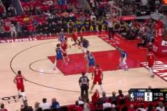 炸裂！申京開場一飛沖天單臂殘暴隔扣追夢，點燃全場氣氛！