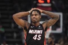 鏡像！戴維恩-米切爾上半場8中3得8分3板4助 正負值-10最低