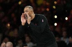 烏度卡：球隊(duì)進(jìn)攻低迷 全場僅得85分暴露問題