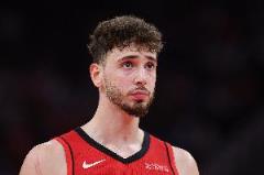 申京高效表現(xiàn)：18中11砍26分9板1助3斷，5次失誤引關(guān)注