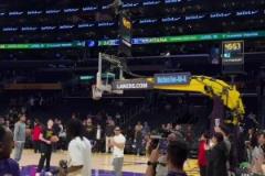 加內(nèi)特當(dāng)年單挑整個男籃訓(xùn)練營，年輕時候的加內(nèi)特確實“?！? style=