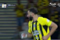 懸念已無？吉達聯(lián)合3-2達曼協(xié)作本澤馬傳射建功，剩5輪6分領(lǐng)跑