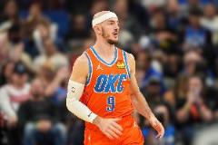 雷霆主帥：卡魯索是獨一無二的防守者，能對抗莫蘭特和JJJ等頂級球員