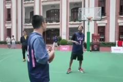 結(jié)果沒進！徐靜雨面對羅斯咔咔就是背打往里懟~