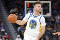 下半場低迷！斯潘塞全場7中5拿11分plus一毛巾次節(jié)取9分