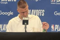 波爾津吉斯分享額頭被肘擊縫5針：我熱愛我的WWE時(shí)刻