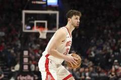 烏度卡：申京是球隊(duì)的對(duì)位難題 需要他更強(qiáng)勢(shì)的表現(xiàn)