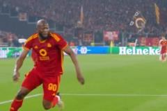 當(dāng)你有體重的時(shí)候，過人也可以像盧卡庫(kù)一樣變得簡(jiǎn)單有效