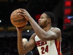 海史密斯替補(bǔ)27分鐘三分6中5砍17分2籃板難救主