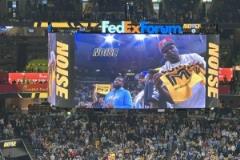 強(qiáng)心劑！灰熊名宿大黑熊扎克-蘭多夫與托尼-阿倫現(xiàn)場觀戰(zhàn)！