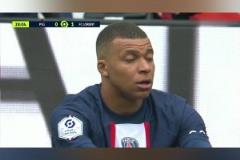 姆總不講武德名場面！姆巴佩佯裝散步轉(zhuǎn)身偷襲門將打空門！