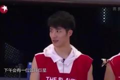 科比退役后中國綜藝首秀，明星居然還想防住他