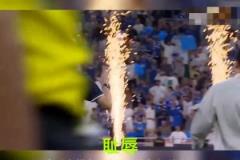 光州韓國主帥找新月葡萄牙主帥握手，這不被打就很給面兒了