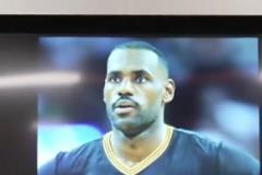 雷迪克開(kāi)會(huì)布置戰(zhàn)術(shù).....沒(méi)想到戰(zhàn)術(shù)就是使用秘密武器