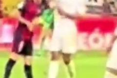 硬懟！加維怒掐貝林厄姆的脖子