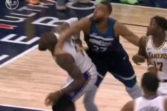 戈貝爾肘擊詹姆斯后頸引爭議 詹姆斯怒斥其一級惡犯！