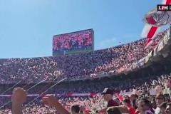 火爆！超8萬(wàn)人觀戰(zhàn)河床2-1博卡青年